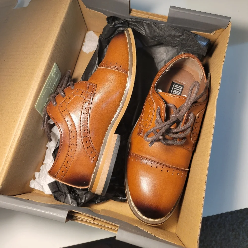 Size 6T Toddler Boys Lil Dickinson Oxford shoes....Stacy Adams